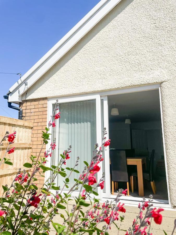 Lovely Bungalow Close To Beach Villa Prestatyn Buitenkant foto